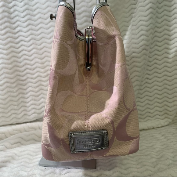 Coach Purse - Peony pink - Picture 4 of 15